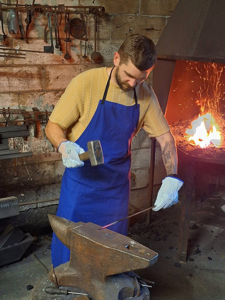 Nagelschmieden in der Schmiede